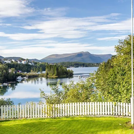 아파트 With Stunning Fjord View Near