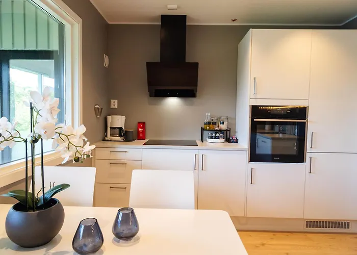 Apartamento With Stunning Fjord View Near