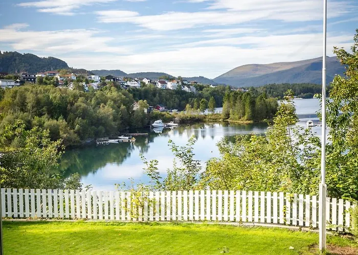 With Stunning Fjord View Near Apartamento