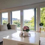 アパート With Stunning Fjord View Near