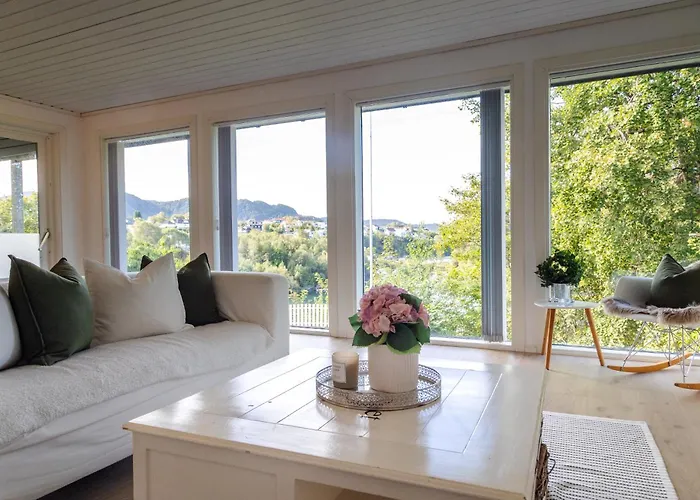 公寓 With Stunning Fjord View Near